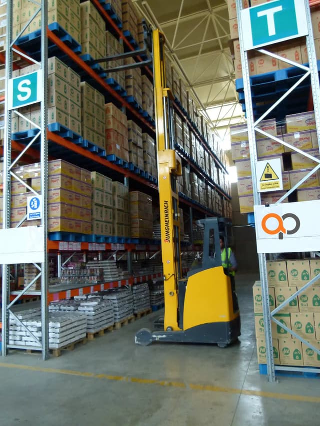 /static/image/product/راهرو-باریک-قفسه-بندی-انبار3-1740657520321.jpg