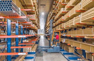مزایای قفسه‌بندی پالت رک انتخابی (Selective Pallet Racking)​​​​​​​